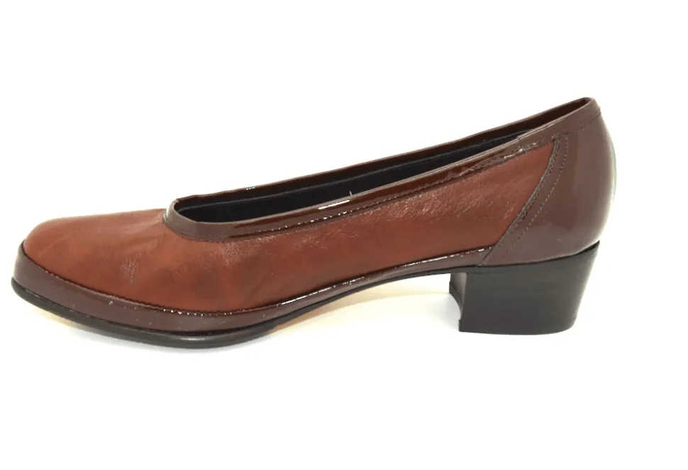 Early Narrow Fitting Shoe